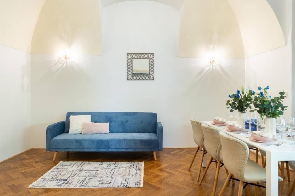 Rose Apartments / Romantic & Cozy / City Center Πράγα Εξωτερικό φωτογραφία