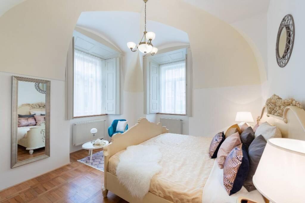 Rose Apartments / Romantic & Cozy / City Center Πράγα Εξωτερικό φωτογραφία