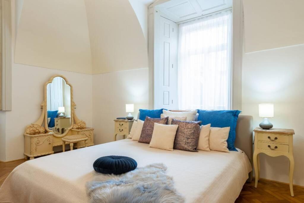 Rose Apartments / Romantic & Cozy / City Center Πράγα Εξωτερικό φωτογραφία