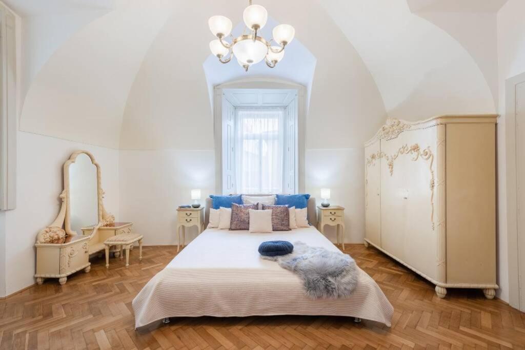Rose Apartments / Romantic & Cozy / City Center Πράγα Εξωτερικό φωτογραφία