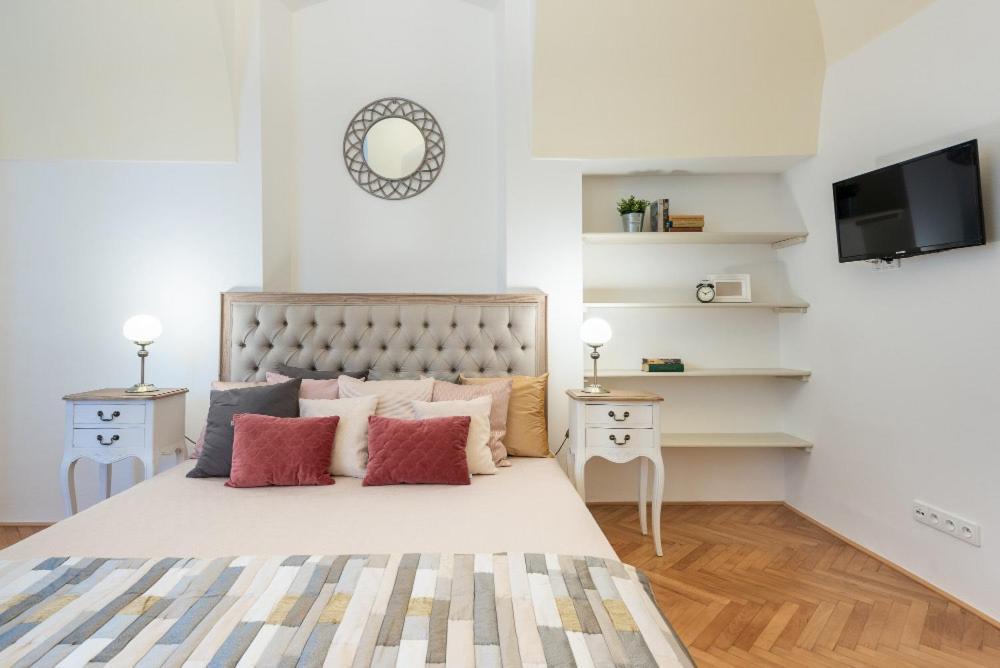 Rose Apartments / Romantic & Cozy / City Center Πράγα Εξωτερικό φωτογραφία
