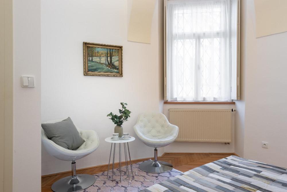 Rose Apartments / Romantic & Cozy / City Center Πράγα Εξωτερικό φωτογραφία