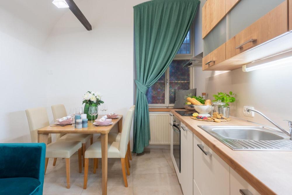 Rose Apartments / Romantic & Cozy / City Center Πράγα Εξωτερικό φωτογραφία