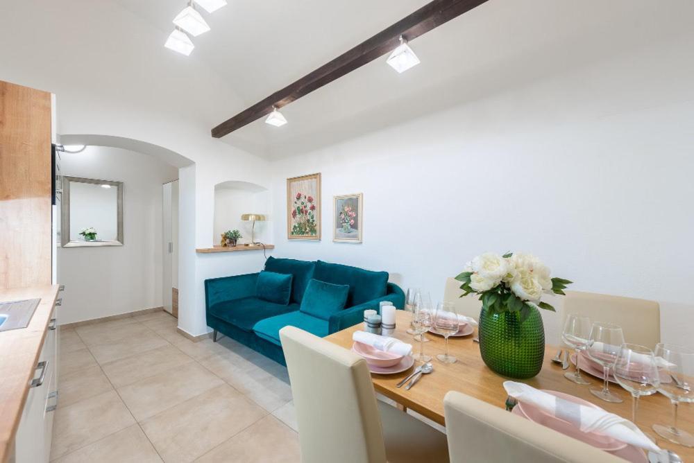 Rose Apartments / Romantic & Cozy / City Center Πράγα Εξωτερικό φωτογραφία