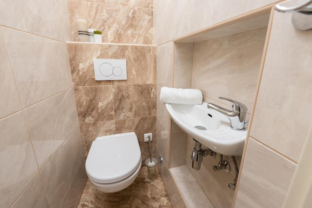 Rose Apartments / Romantic & Cozy / City Center Πράγα Εξωτερικό φωτογραφία